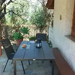 بيت للعطل Pantheo Stoúpa