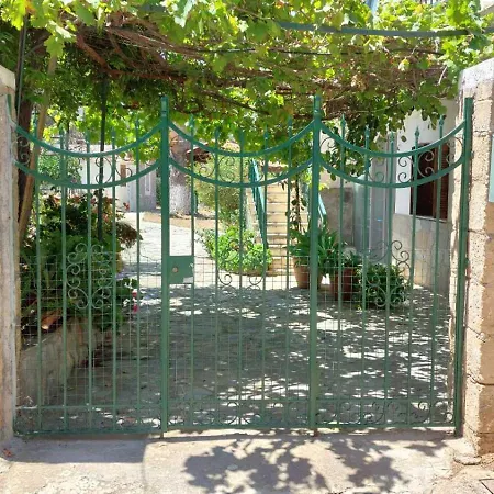 بيت للعطل Pantheo *