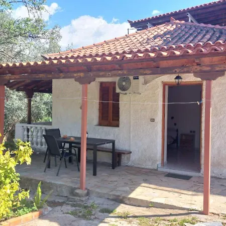 Pantheo Semesterbostad Stoúpa