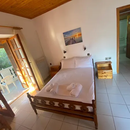 Pantheo Feriehus Stoúpa